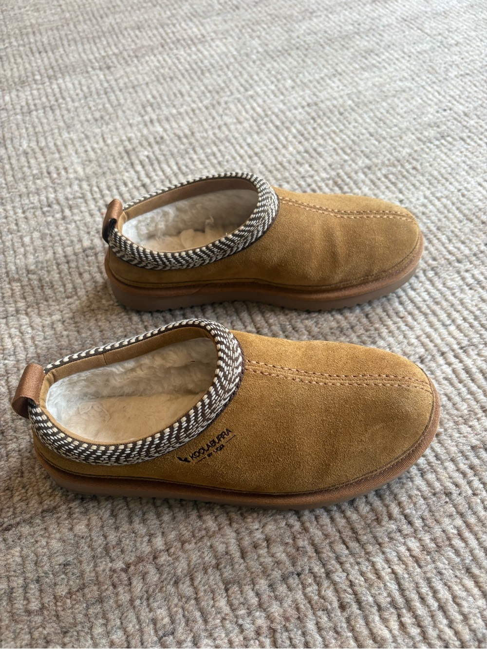 Koolaburra Women’s Tan Suede Fleece-Lined Slip-On Clogs - Picture 3 of 5